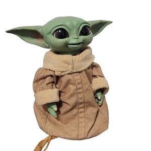 Hasbro Star Wars The Mandalorian The Child Baby‎ Yoda Green Action Figure
